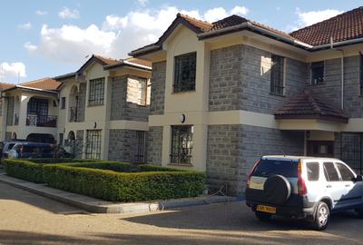 5 Bed Townhouse with En Suite at Elmollo Drive