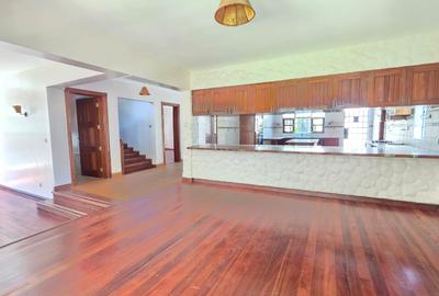 4 Bed Townhouse with En Suite in Spring Valley - 4