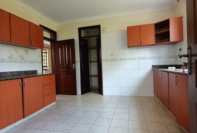 4 Bed Townhouse with En Suite in Kiambu Road