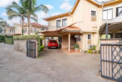 5 Bed House with En Suite in Lavington