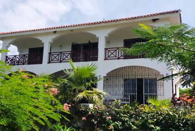 3 Bed House with En Suite in Vipingo
