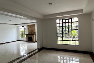 5 Bed Townhouse with En Suite in Kitisuru