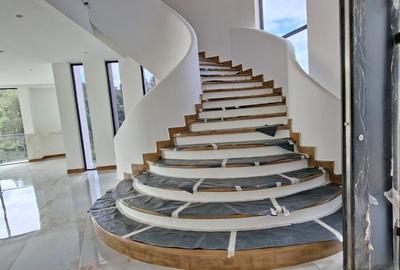 5 Bed Villa with En Suite at Nyari - 2