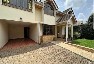 5 Bed Townhouse with En Suite in Lavington - 2
