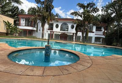 6 Bed House with En Suite in Nyari