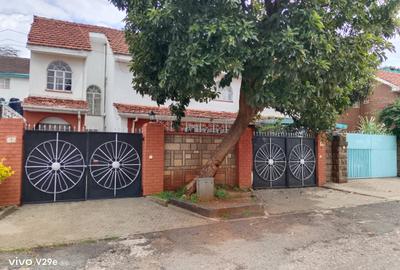 5 Bed Townhouse with En Suite at Langata
