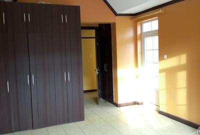 4 Bed Townhouse with En Suite at Behind Carnivore