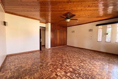 5 Bed House with En Suite at Faith Drive - 4