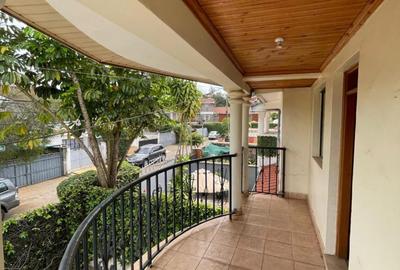 4 Bed Townhouse with En Suite in Lavington - 2