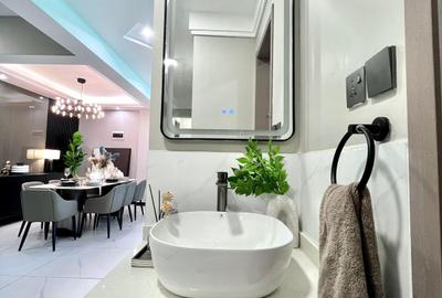 4 Bed Apartment with En Suite at Othaya Road - 3