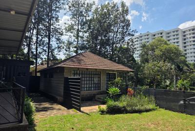 Commercial Property with Service Charge Included at Gemlane