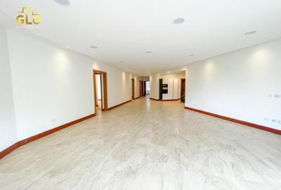 4 Bed Apartment with En Suite in Parklands