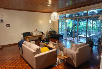 4 Bed House with En Suite in Loresho