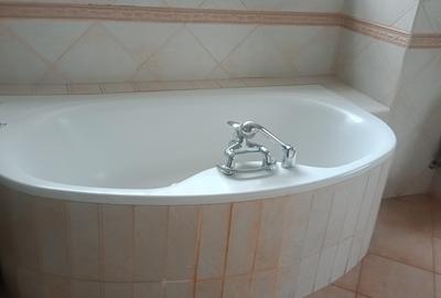 4 Bed Townhouse with En Suite in Kitisuru