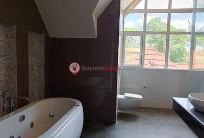 5 Bed House with En Suite at Westlands