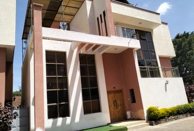 5 Bed Townhouse with En Suite in Lavington