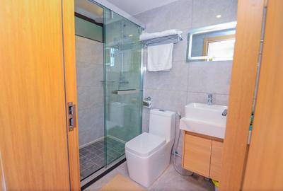 Serviced 3 Bed Apartment with En Suite in Riverside
