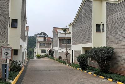4 Bed Townhouse with En Suite in Westlands Area