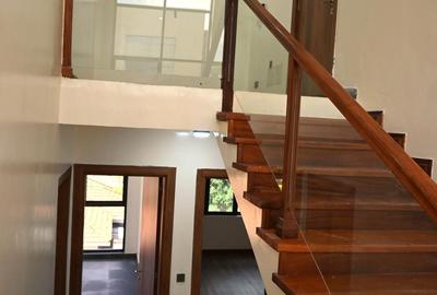 5 Bed Townhouse with En Suite in Lavington