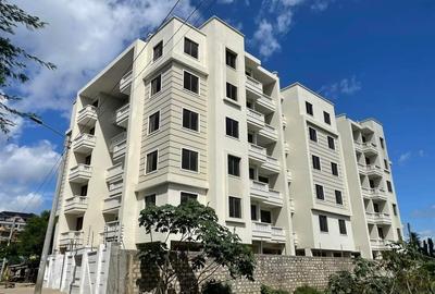 1 Bed Apartment with En Suite at Next To Baobab Hotel