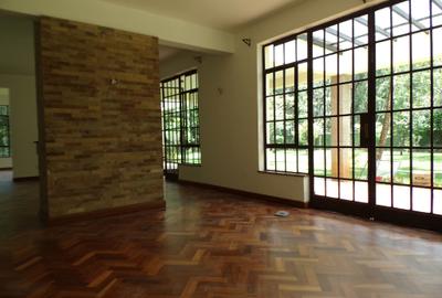 4 Bed House with En Suite at Windy Ridge - 3