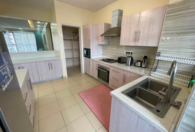 3 Bed Apartment with En Suite in Brookside - 2