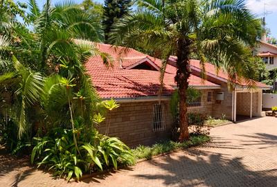 6 Bed House with En Suite at Thigiri