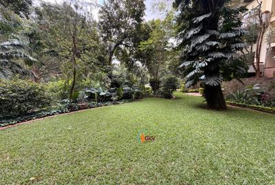 4 Bed Apartment with En Suite in Riverside - 2