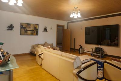 5 Bed House with En Suite in Gigiri