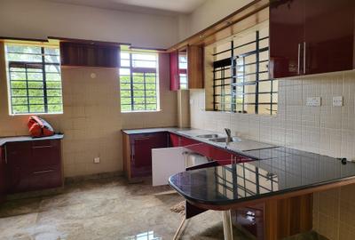 5 Bed Townhouse with En Suite in Kitisuru - 2
