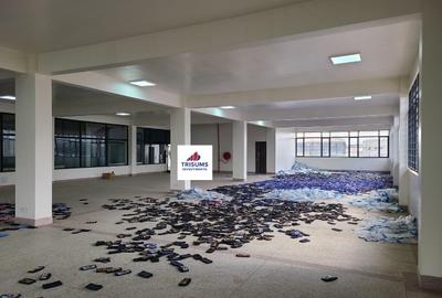 7,209 ft² Warehouse with Fibre Internet in Industrial Area - 2