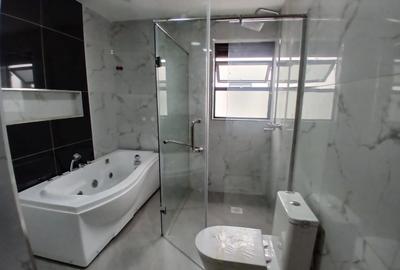 5 Bed House with En Suite in Ruiru - 3