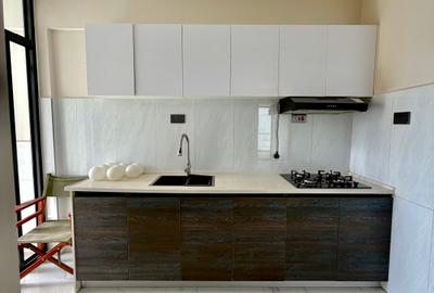 2 Bed Apartment with En Suite in Kilimani - 4