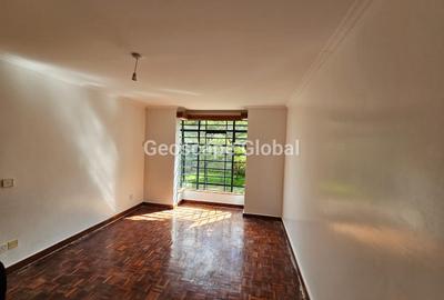 5 Bed House with En Suite in Nyari