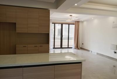 3 Bed Apartment with En Suite in Riverside - 3