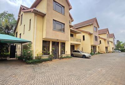 5 Bed Townhouse with En Suite at Lavington Green - 3
