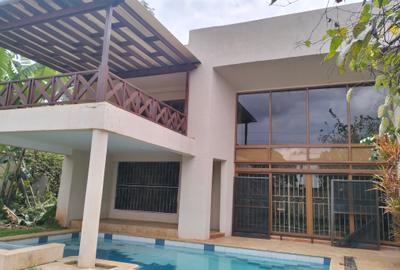 5 Bed Townhouse with En Suite in Lavington
