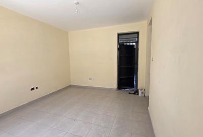 3,500 ft² Warehouse with Parking in Eastern ByPass - 4