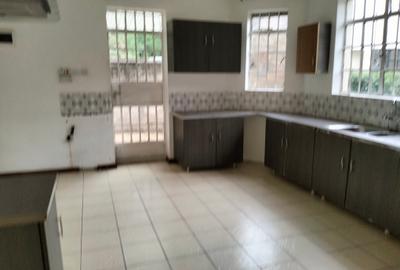 4 Bed Townhouse with En Suite in Spring Valley