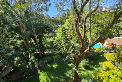 4 Bed Apartment with En Suite in Riverside