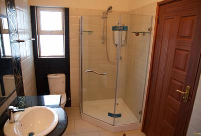 3 Bed Apartment with En Suite in Rhapta Road - 3