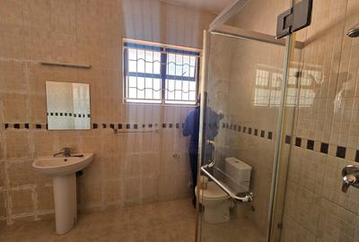 5 Bed House with En Suite in Spring Valley - 4