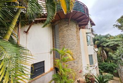 5 Bed House with En Suite in Gigiri