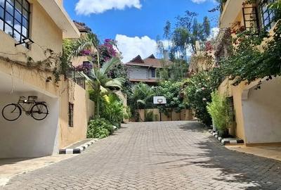 5 Bed House with En Suite at Kyuna