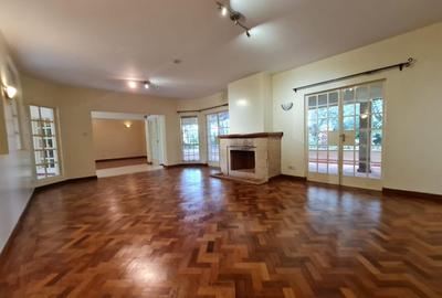 5 Bed House with En Suite at Rosslyn - 2