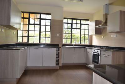 5 Bed Townhouse with En Suite in Karen