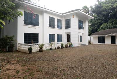 5 Bed House with Staff Quarters in Gigiri