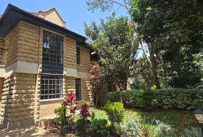 7 Bed Townhouse with En Suite at Lavington Convent Drive - 2