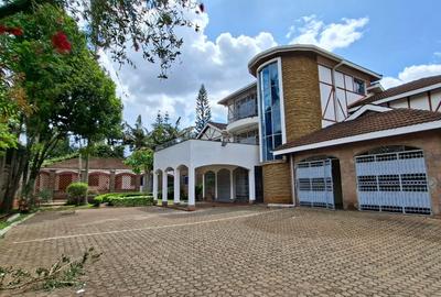 5 Bed Townhouse with En Suite in Westlands Area