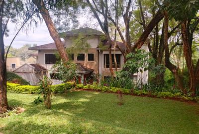 5 Bed Townhouse with En Suite at Forward Close